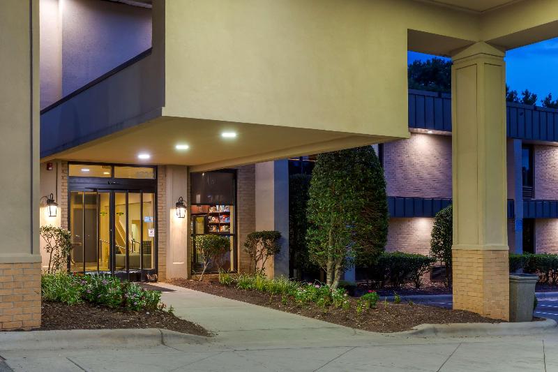 Best Western Plus Cary Inn NC State - photo 6