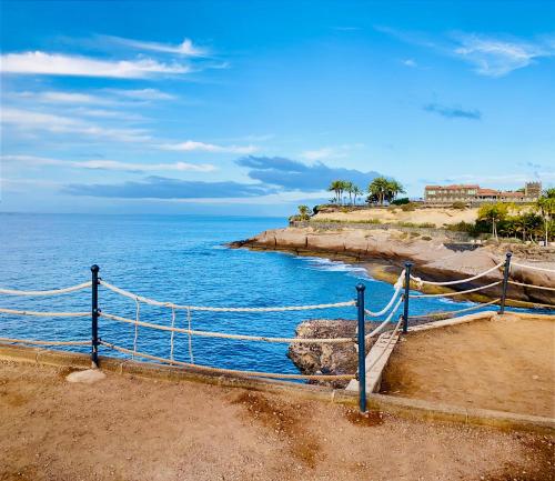 Luxury Townhouse Oasis Fanabe — 4-Star Luxury Hotel in Adeje, Spain