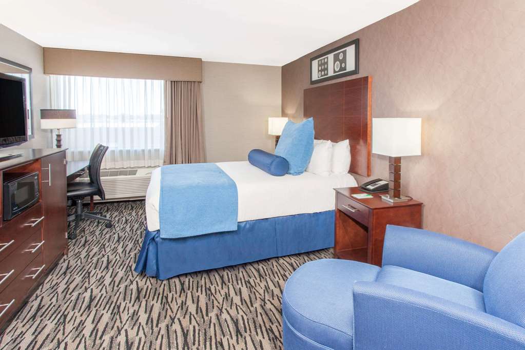 Wyndham Garden Elk Grove Village OHare - photo 10