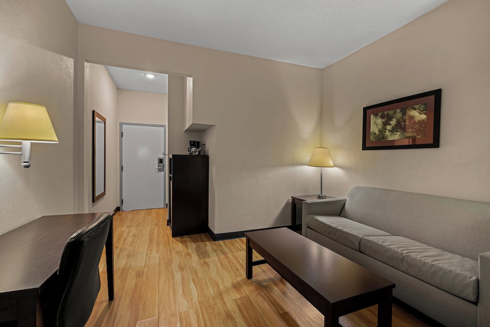 Red Roof Inn & Suites Albany GA - photo 11