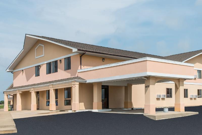 Knights Inn Wentzville MO - photo 21