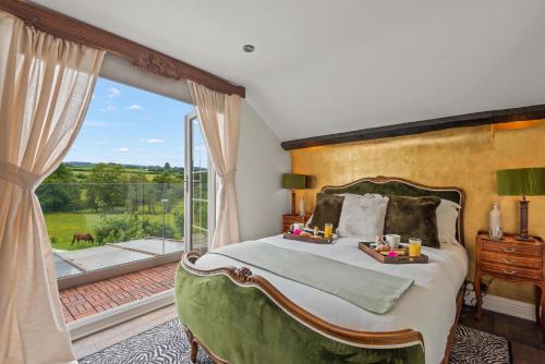 Two Mill Cottage The Ley Arms — 4-Star Luxury Hotel in Exminster, United Kingdom