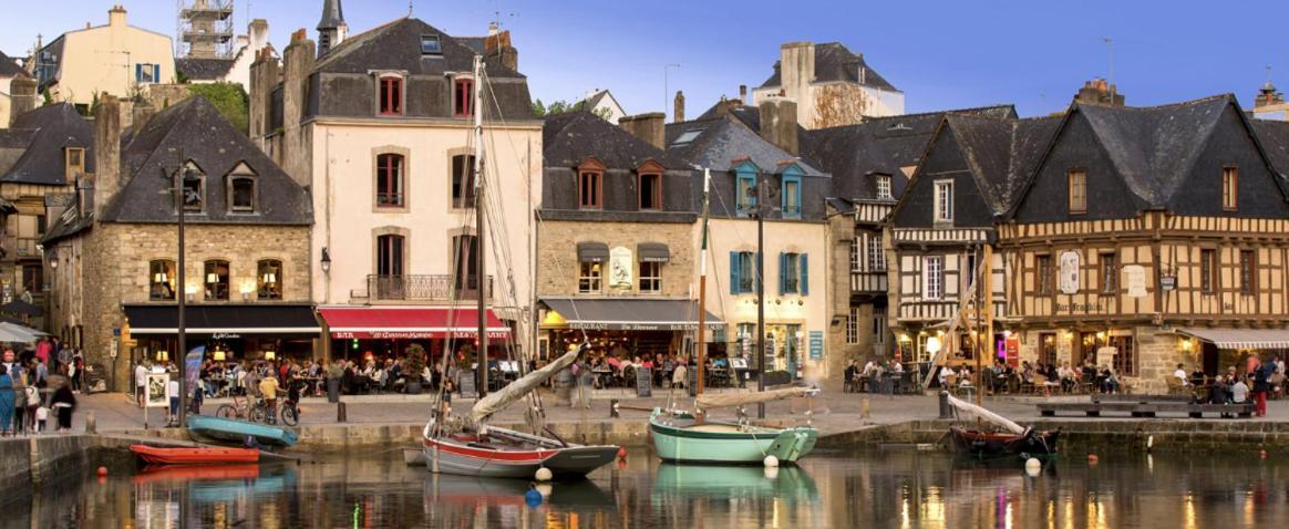 Coup de Coeur Sur Le Port de St Goustan Tres Bel Appartement Avec Terrasse — 4-Star Luxury Hotel in Auray, France