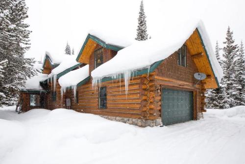 Hideout Nature Lodge at Big Sky Resort in Big Sky, United States