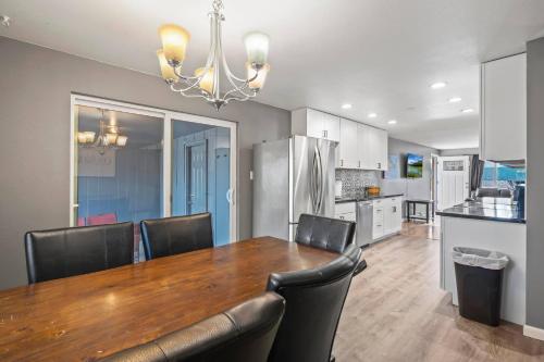 Central Huge Duplex Sleeps 16 — Wheat Ridge — photo 3