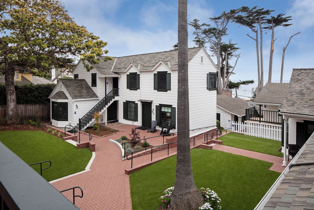 Carmel Beach Hotel — Carmel