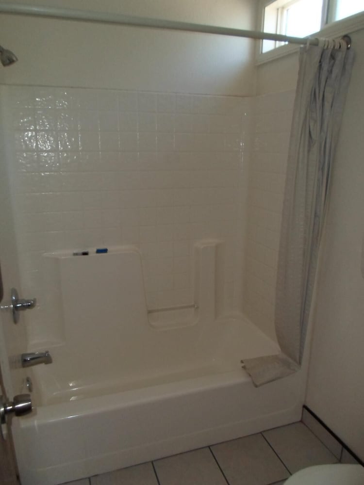Economy Inn Morgan Hill - photo 19