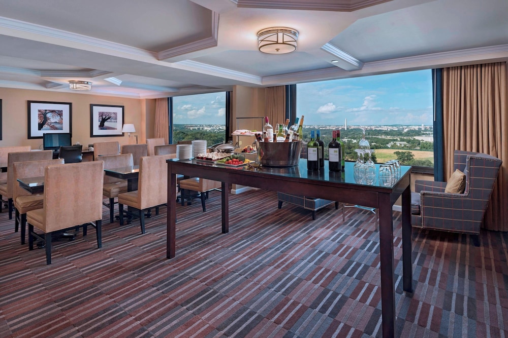 Sheraton Pentagon City Hotel - photo 31