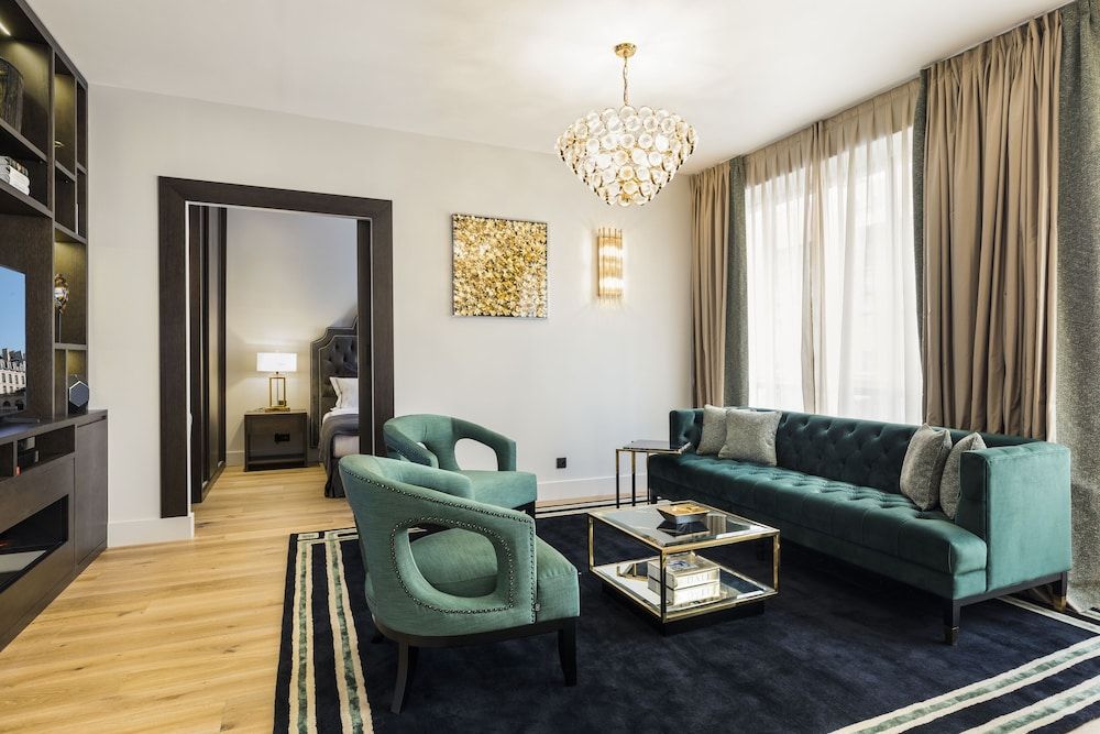 Luxury Apartment Paris Louvre — 4-Star Luxury Hotel in Paris, France
