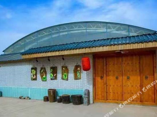 Jiayuguan Nongxin Resort — hotel in Jiayuguan