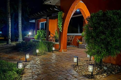 Coastal Paradise Getaway — Cape Coral — photo 4