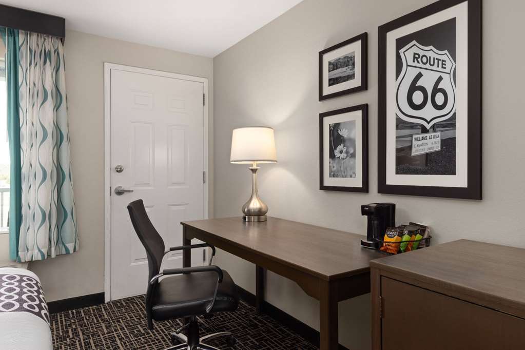 La Quinta Inn & Suites by Wyndham Williams Grand Canyon Area - photo 20