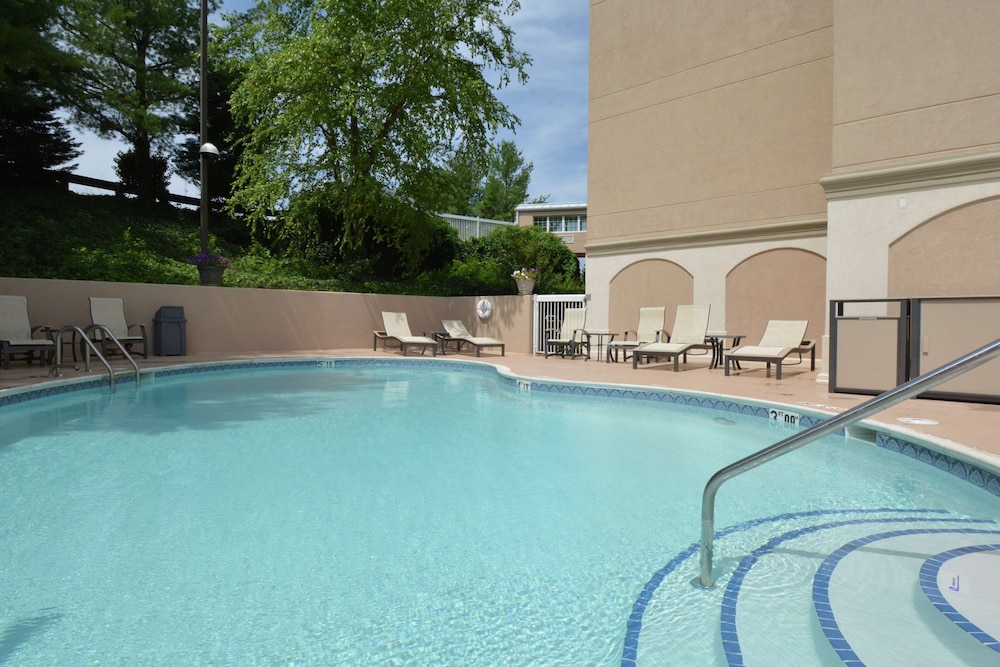 Hampton Inn Salem East Electric Road - photo 30