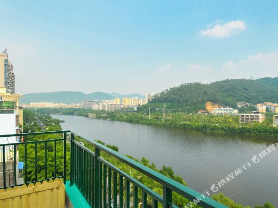 Elysee Themed Inn - last minute hotel in Sanya