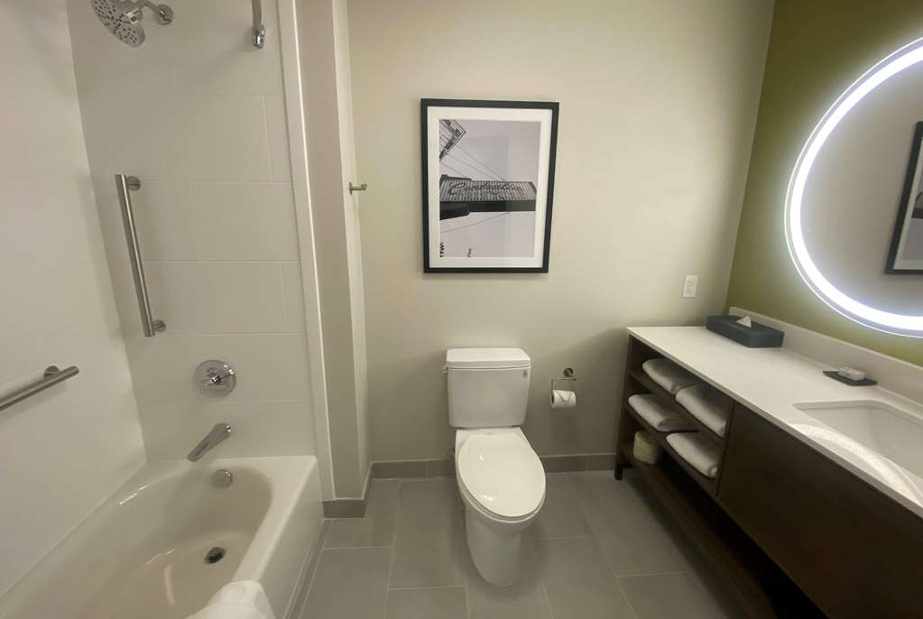 La Quinta Inn & Suites by Wyndham Centralia - photo 28