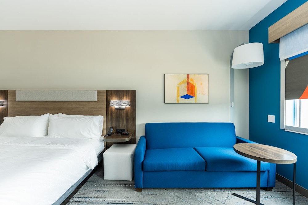 Holiday Inn Express & Suites Charlottesville by IHG - photo 43