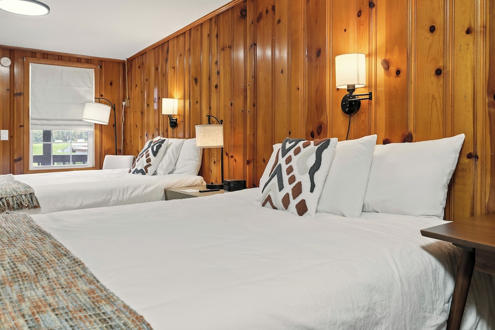 Hillside Motel LLC - photo 81
