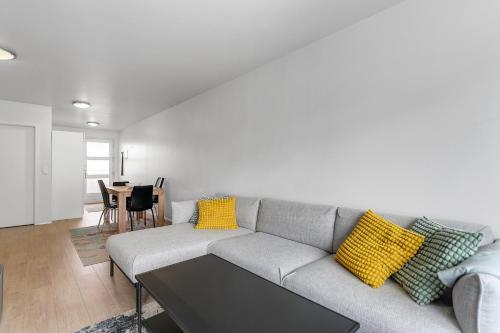 2BR Central Reykjavík Apartment