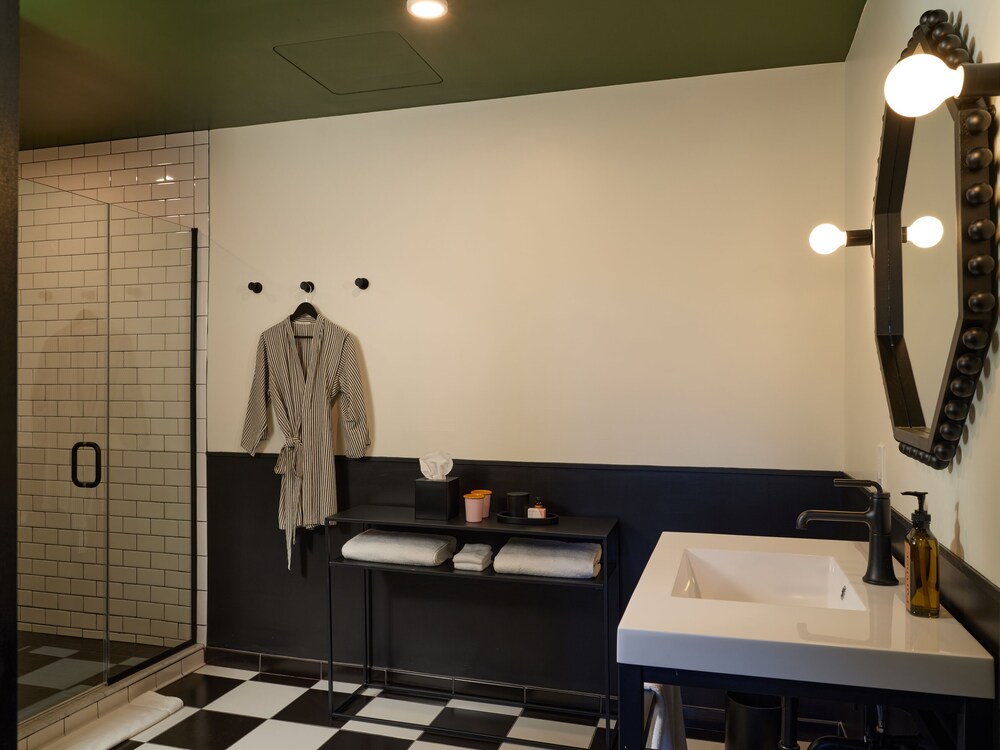 The Abner Hotel - photo 21