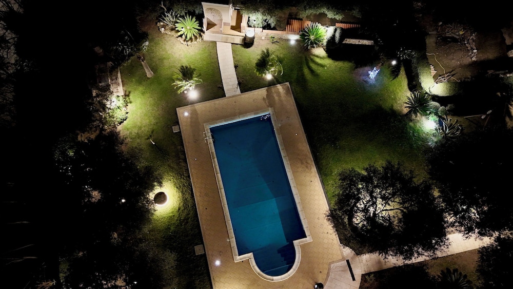 Villa Garden — 4-Star Luxury Hotel in Drapia, Italy