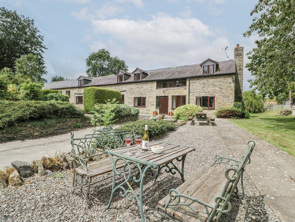 Bullfinch Cottage — 4-Star Luxury Hotel in Leominster, United Kingdom