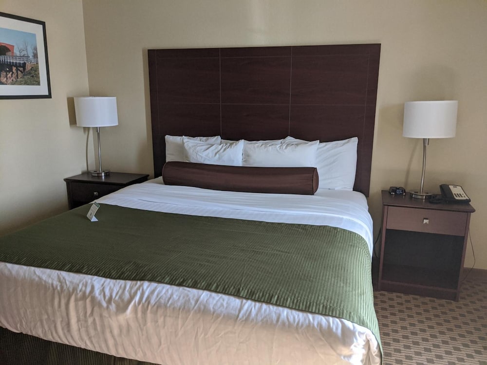 Cobblestone Inn and Suites Winterset - photo 52