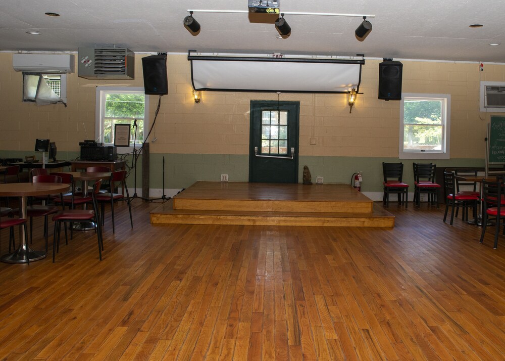 Chestnut Grove Resort - photo 111