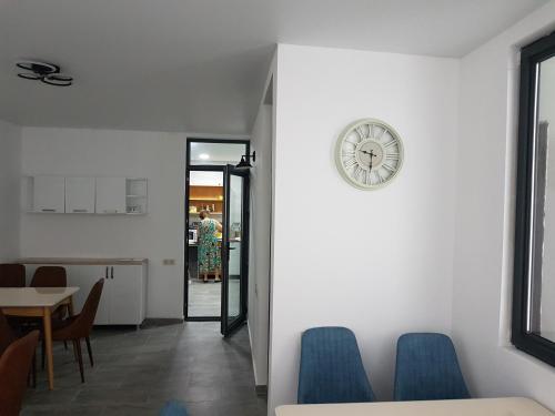 Hotel S 326