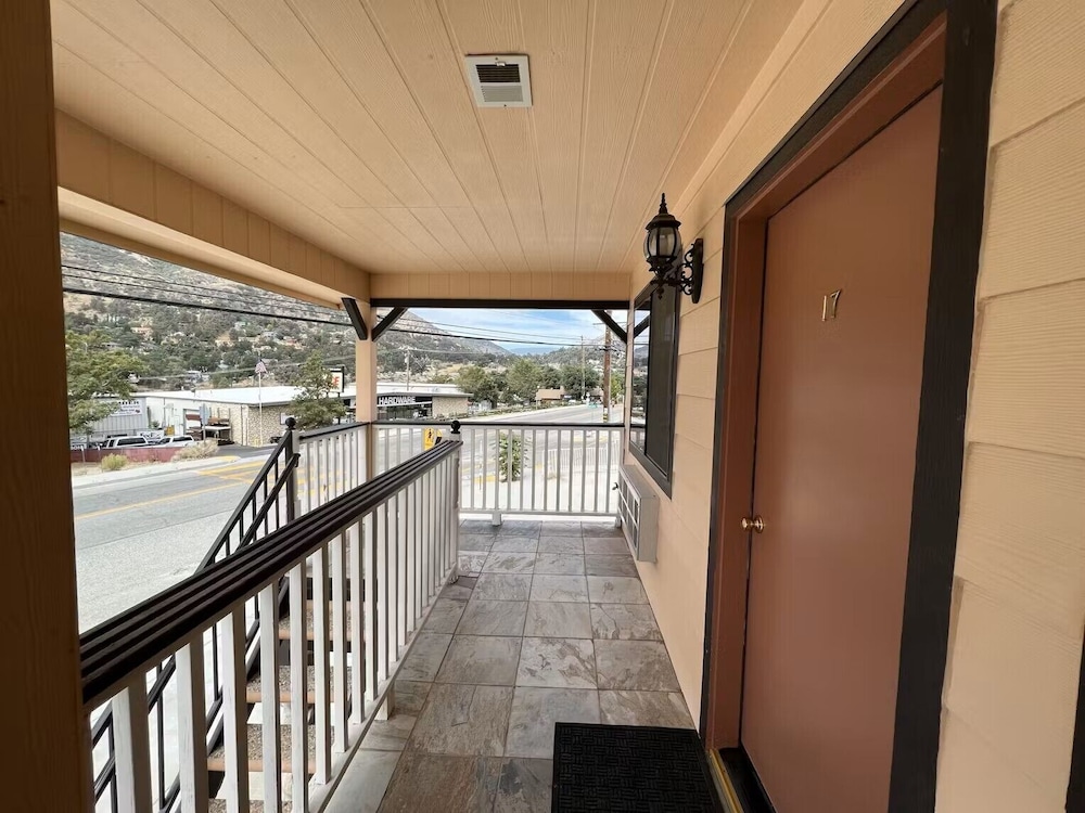 Frazier View Motel - photo 60