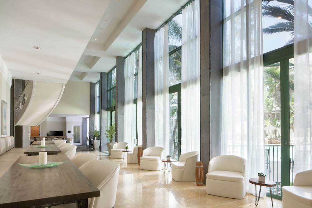 DoubleTree By Hilton San Diego Hotel Circle - photo 3