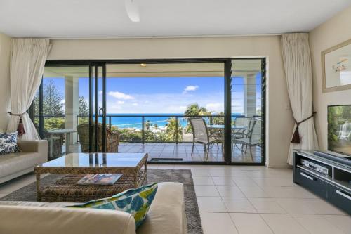 2 Ballin Wonderous White Waters — Sunshine Beach