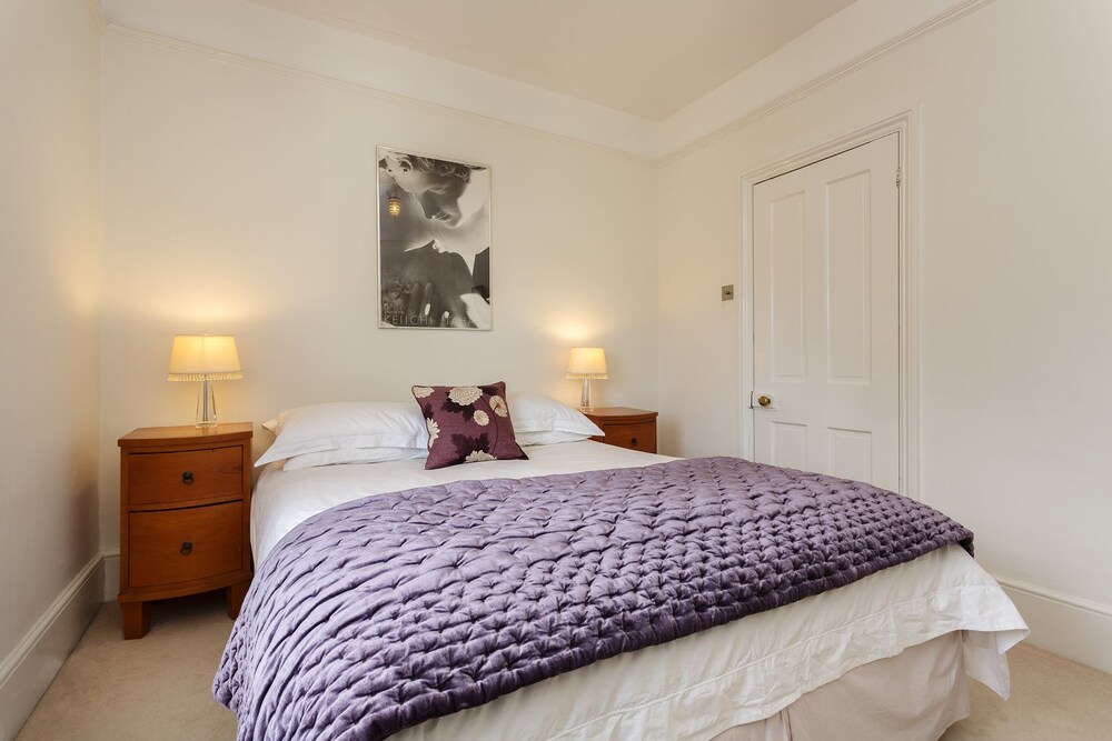 Veeve Winterbrook Road — 4-Star Luxury Hotel in London, United Kingdom