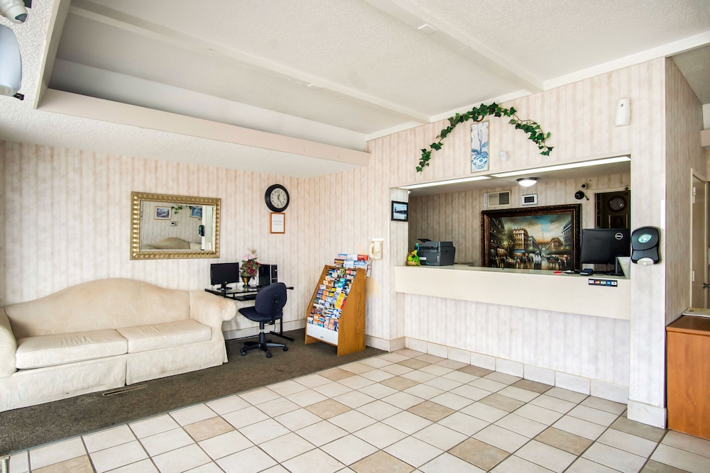 OYO Hotel Hutchinson KS West 4th Ave - photo 5