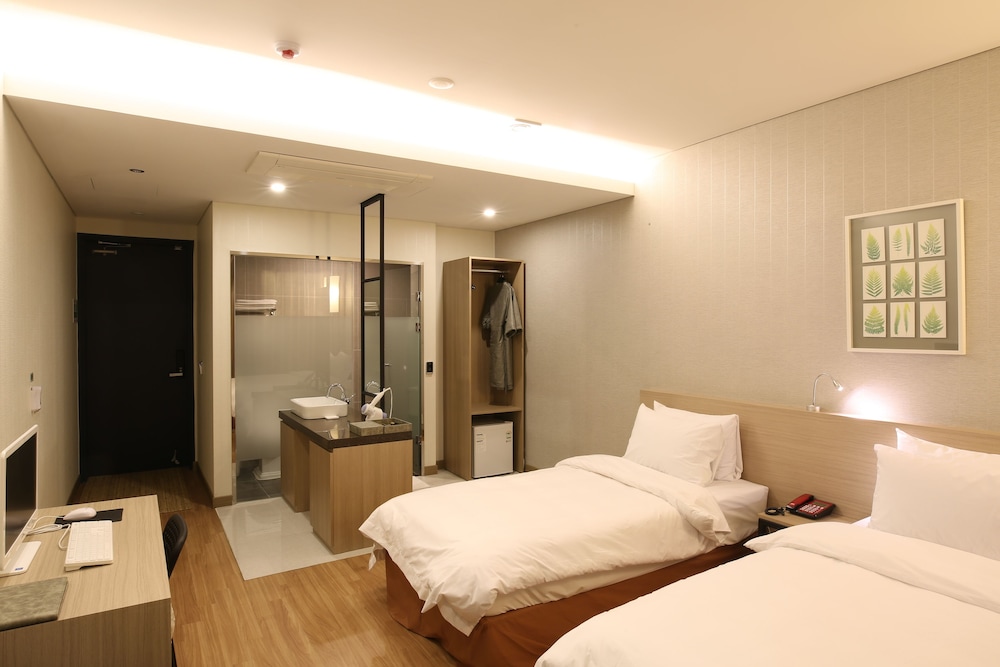 Hotel Clover — Ansan-Si — photo 4