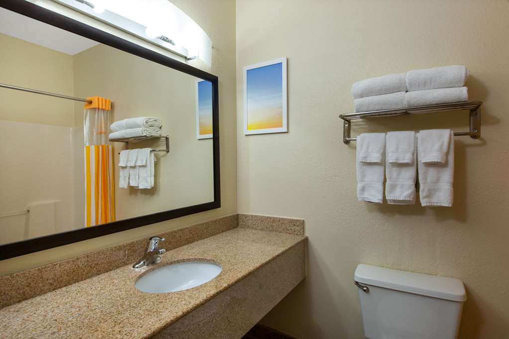 La Quinta Inn by Wyndham Lincoln Nebraska - photo 26