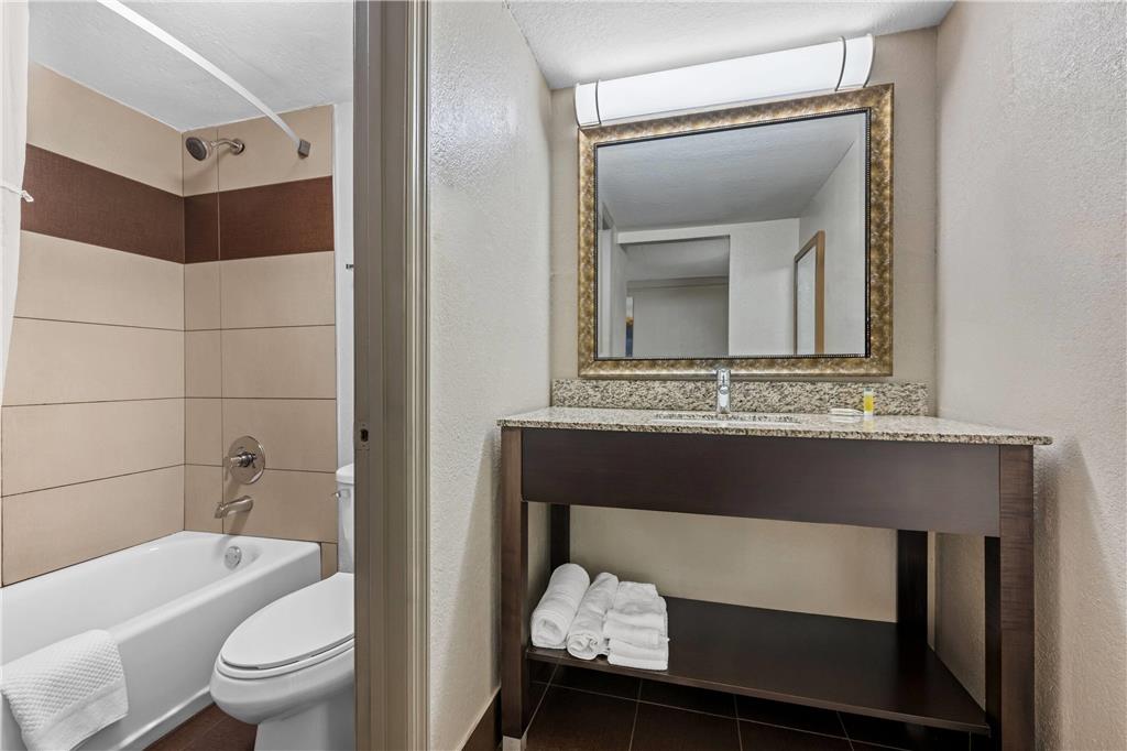 Days Inn by Wyndham Birmingham West - photo 13