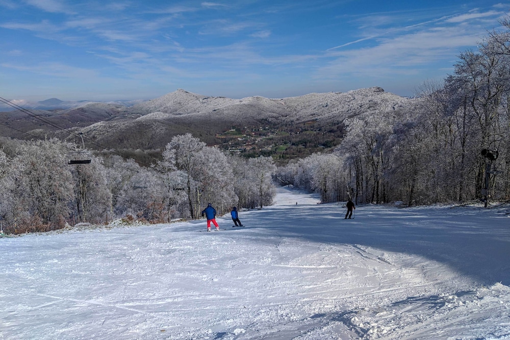 Steps to Ski Resort Sugar Mountain Condo - photo 17