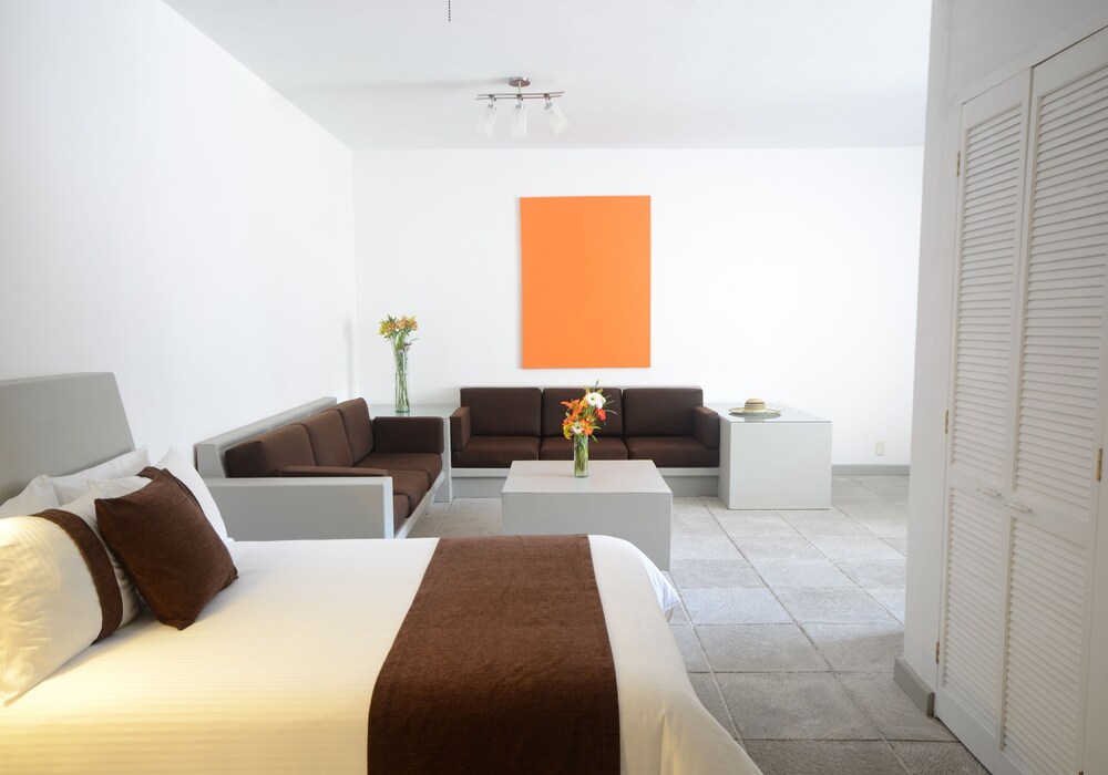 Misión Grand Cuernavaca in Cuernavaca, Mexico