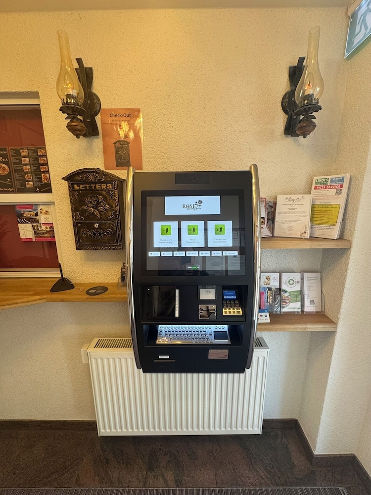 Rose Boardinghouse 24h 7d Self Check In Automat — hotel in Grossbottwar
