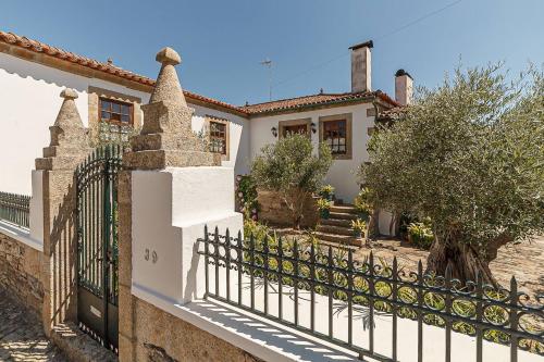 Casa Dos Araujos 20432337 — Mirandela