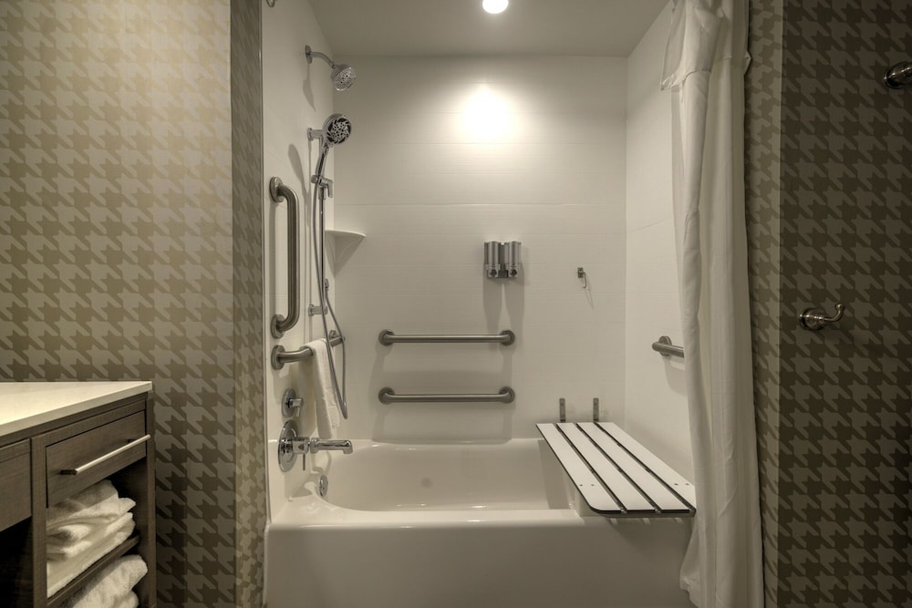 Home2 Suites by Hilton Allentown Bethlehem Airport - photo 17