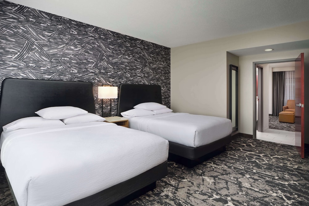 Embassy Suites by Hilton Hampton Convention Center - photo 14