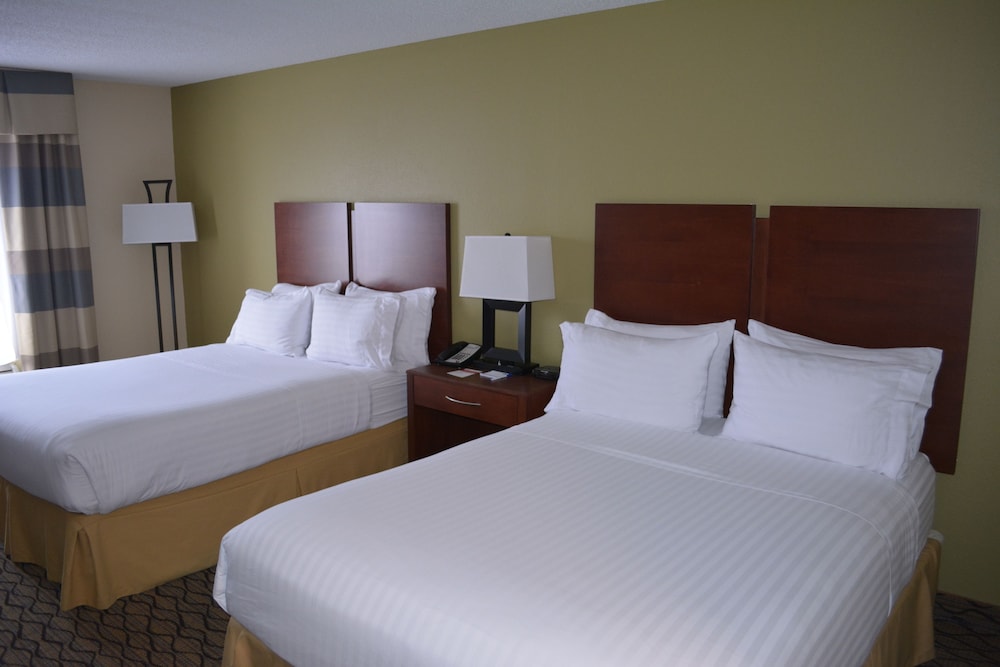 Holiday Inn Express & Suites Lancaster an IHG Hotel - photo 4