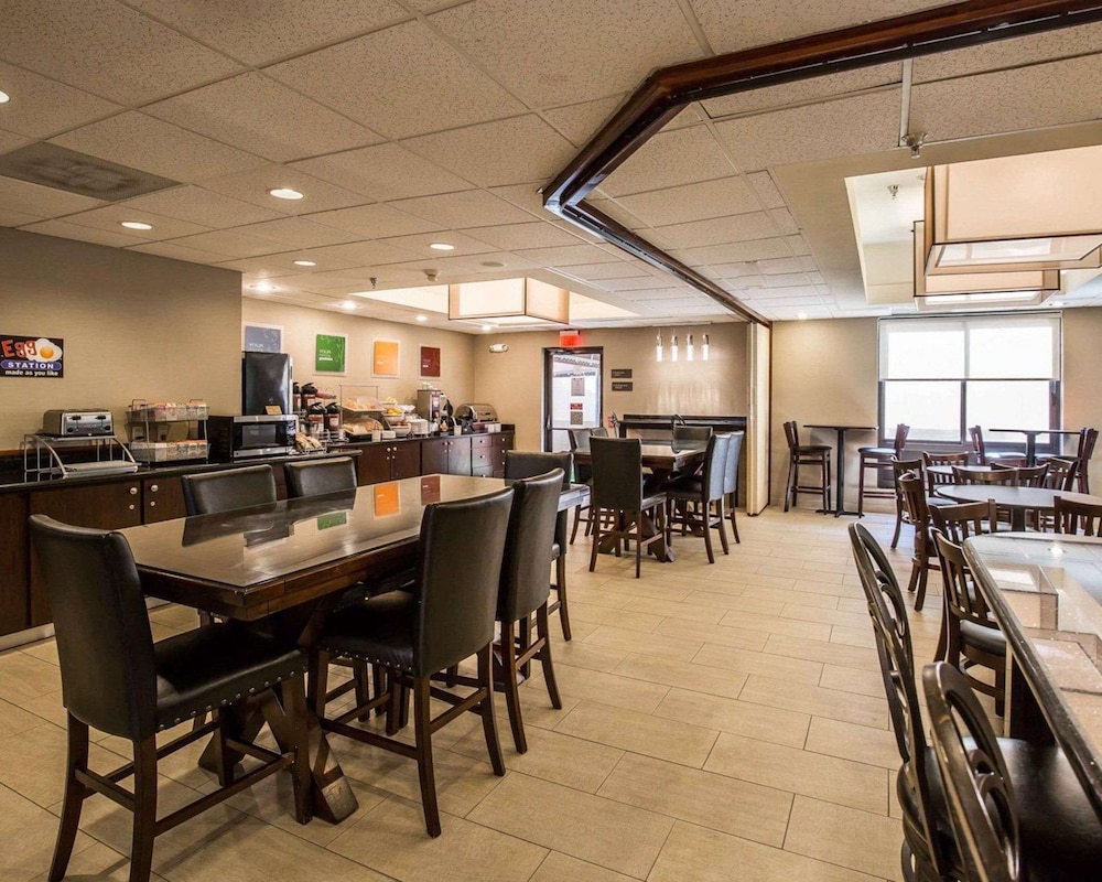 Comfort Suites Stafford Near Sugarland - photo 27