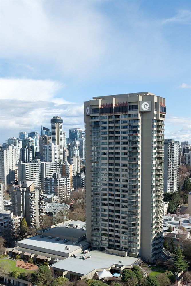 Coast Plaza Hotel And Suites