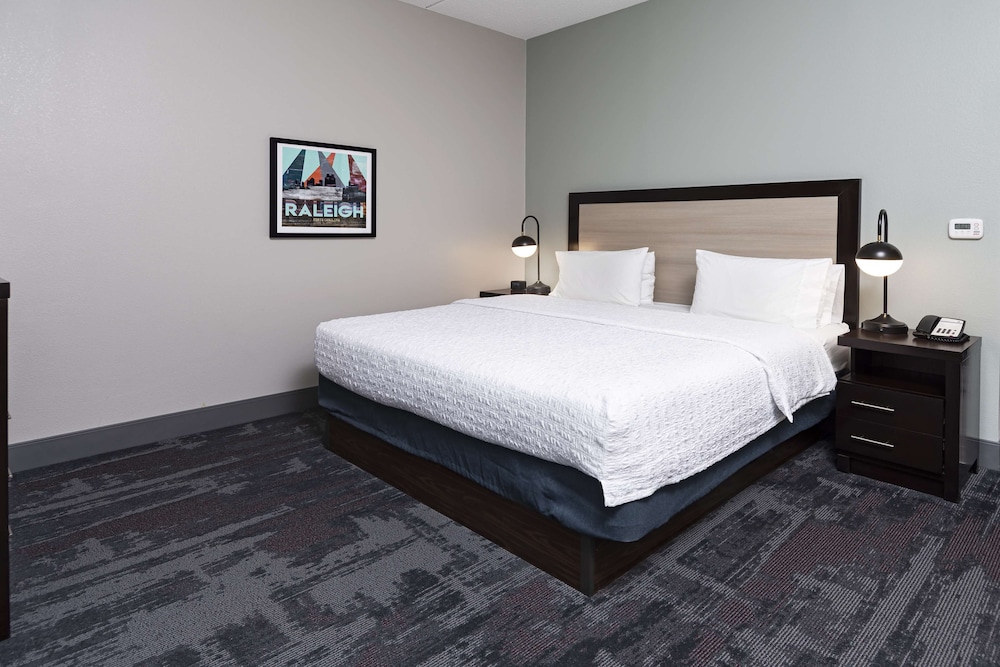 Hampton Inn & Suites Raleigh Downtown - photo 19