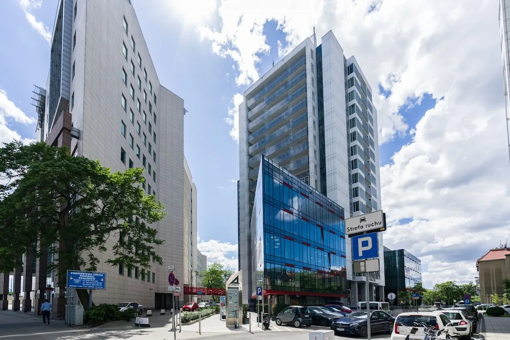 Poznań Apartments Towarowa — 4-Star Luxury Hotel in Poznan, Poland