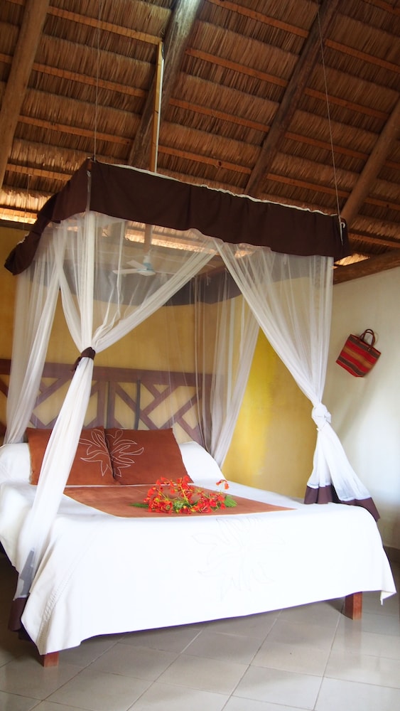 Caliente Beach Lodge — Toliara — photo 3