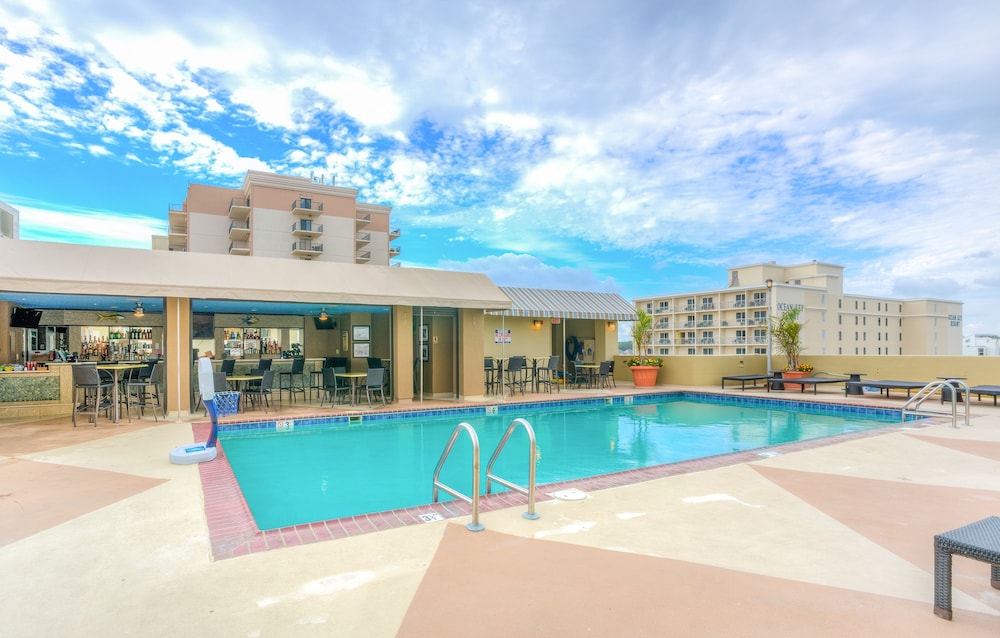Beach Quarters Resort — hotel in Virginia Beach