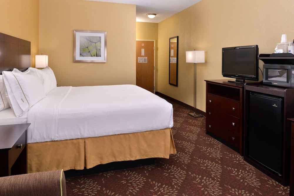 Comfort Inn & Suites Sharonville Cincinnati North - photo 7